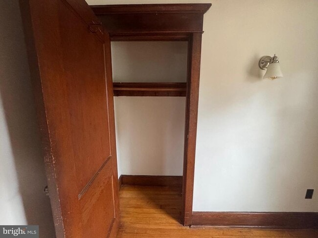 Building Photo - 307 Edgewood Ave