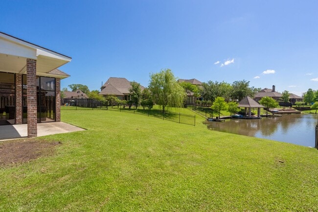 Building Photo - Fully Furnished, All-Inclusive Lakefront L...