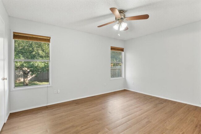 Building Photo - 2012 E Gann Hill Dr