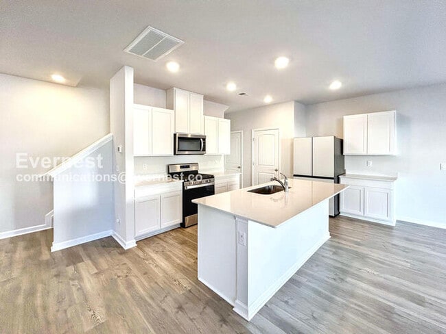 Building Photo - 1819 Wellwood LN