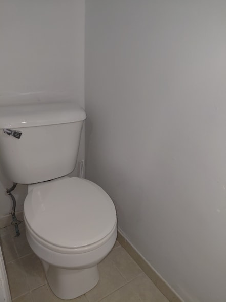 Building Photo - 975 Daisy Ct NW