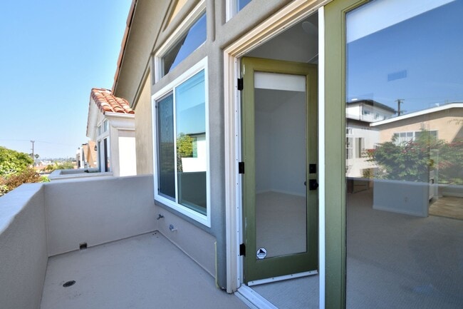 Building Photo - 3 Bed 2.5 Bath Home.