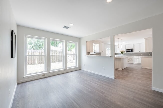 Building Photo - 6215 Portal Dr