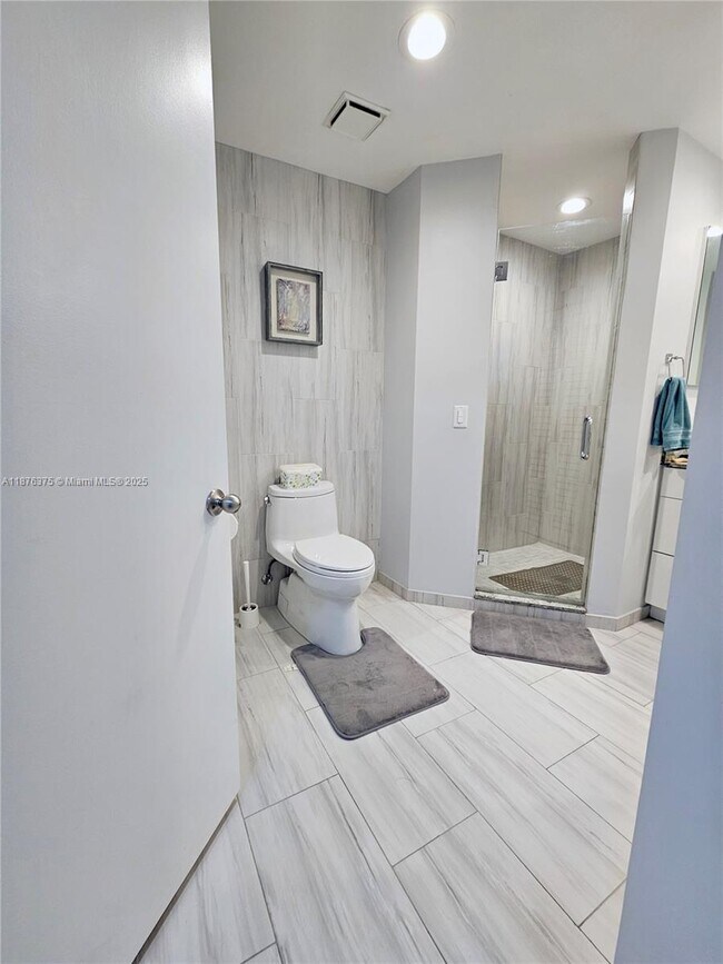 Building Photo - 3483 Emerald Oaks Dr