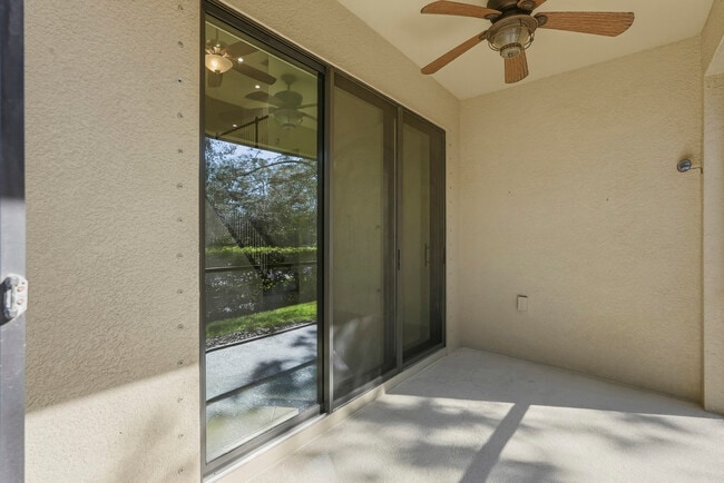 Building Photo - Bay Isle II