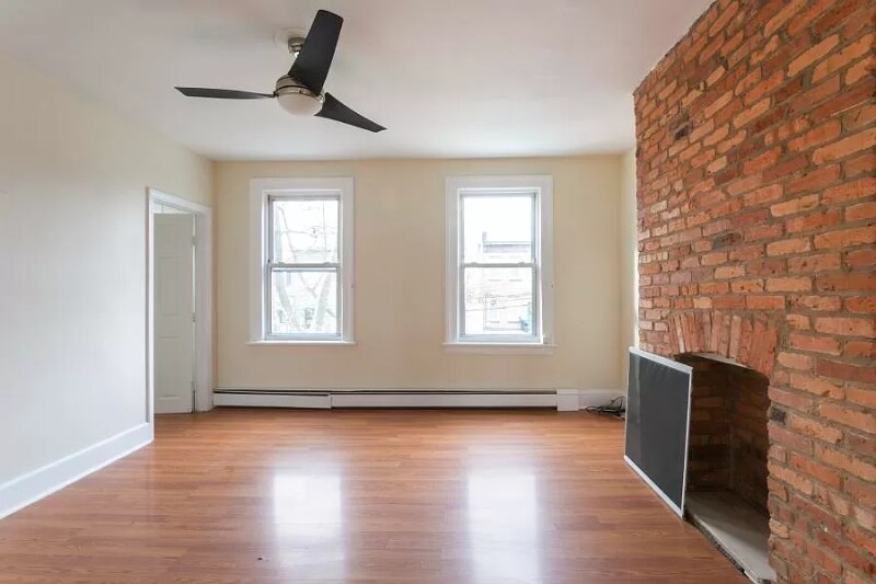 Building Photo - 26 Elizabeth St