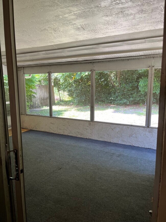 Building Photo - 6 Red Maple Cir