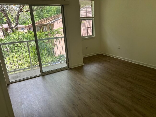Building Photo - 4122 SW 15 Pl