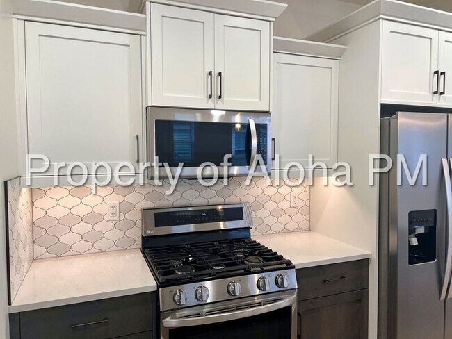 Building Photo - 496 N Emma Ave