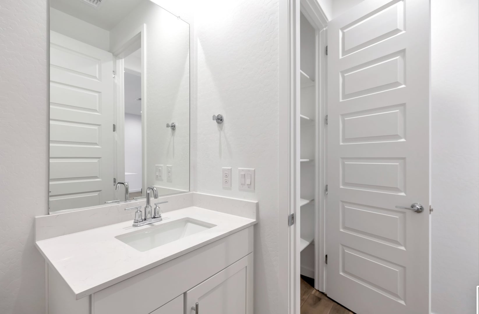 Building Photo - 4063 E Pinto Dr