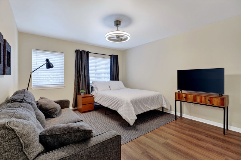 Building Photo - 5619 Vantage Point Rd