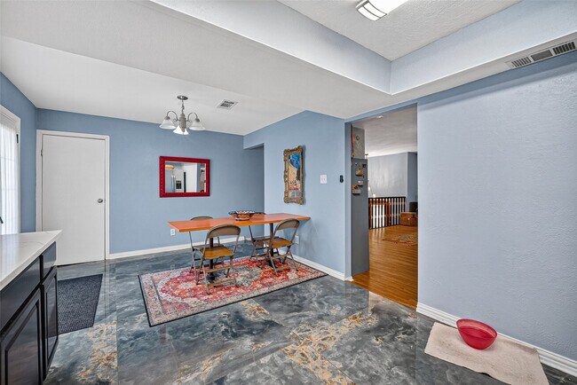 Building Photo - 15927 Eastcape Dr