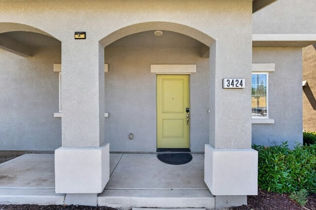 Building Photo - 3432 Bayou Way