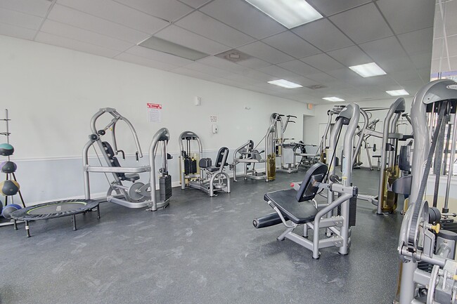 Building Photo - 2301 S Ocean Dr