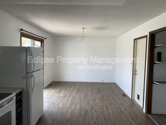 Building Photo - 230-229 29 Rd