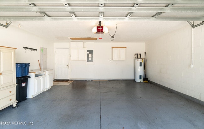 Building Photo - 1325 Fairway Village Dr