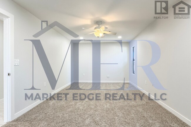 Building Photo - 3Bed/3Bath Home in 55+ Age Restricted Community in Sun City! Move-In Ready on 06/04/2026! -- FULL...