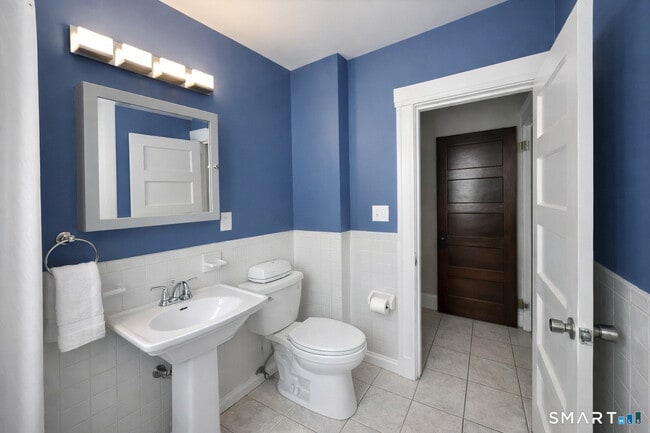 Building Photo - 1126 Boulevard