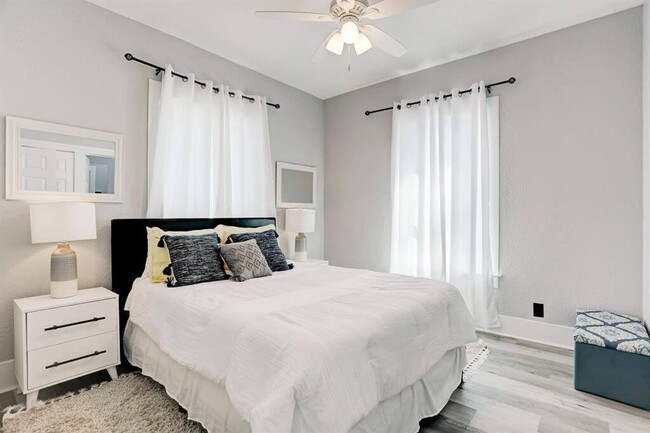 Building Photo - 4017 M Ave