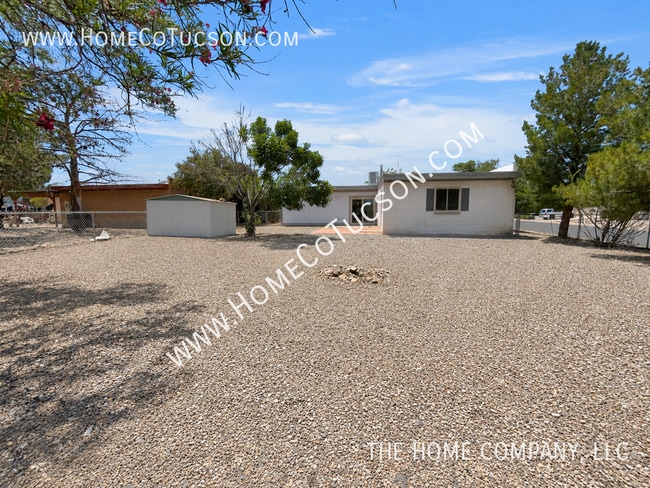 Building Photo - 823 Calle Virada