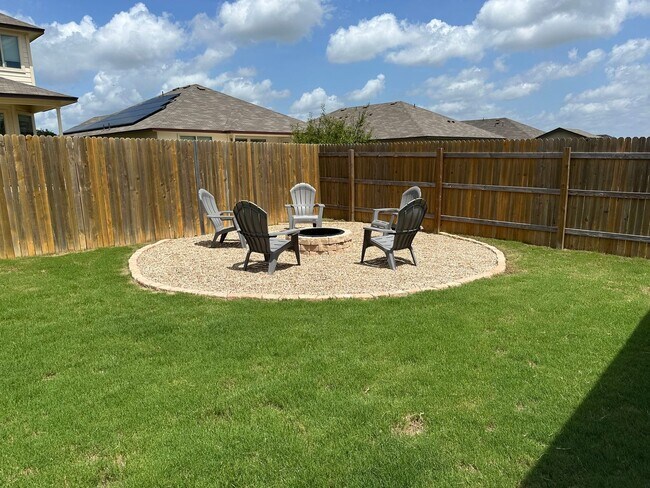 Building Photo - $200 Off First Months Rent