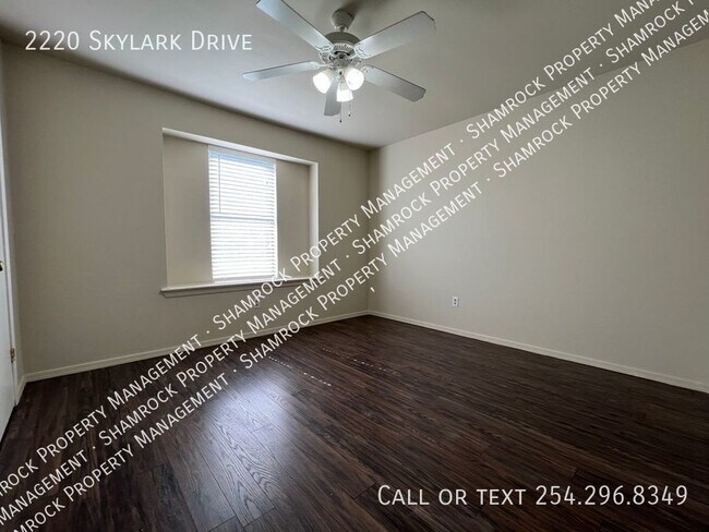 Building Photo - Great Location off Panther Way