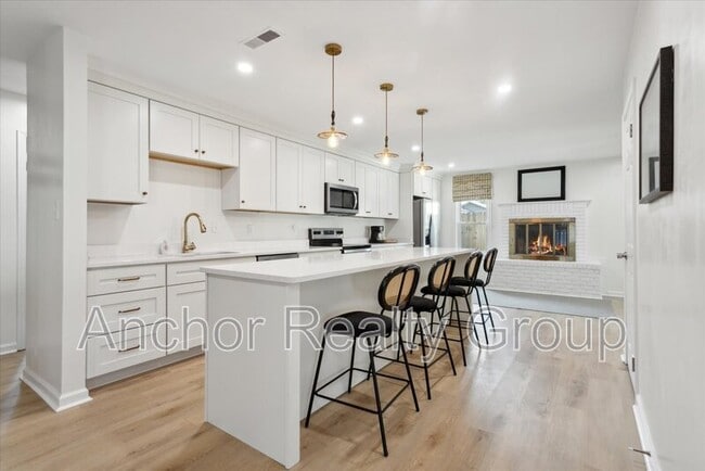 Building Photo - 630 Orangewood Dr