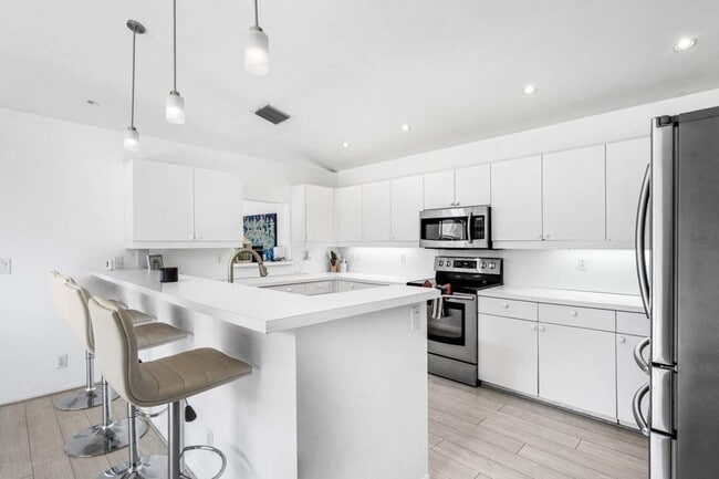 Building Photo - 790 Clearbrook Park Cir