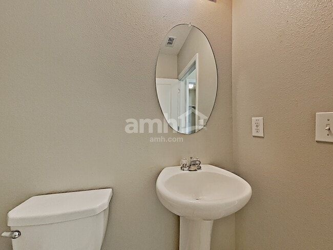 Building Photo - 214 English Heritage Pl