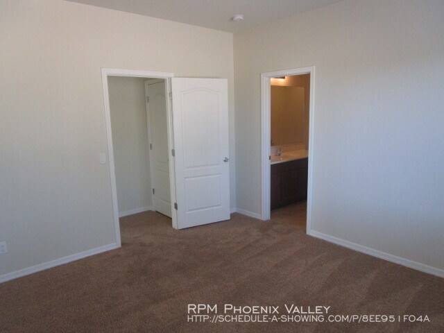 Building Photo - 24392 W Sheraton Ln