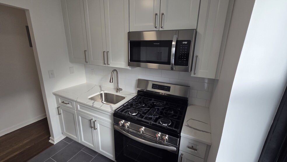 New Kitchen - 165 Vroom St