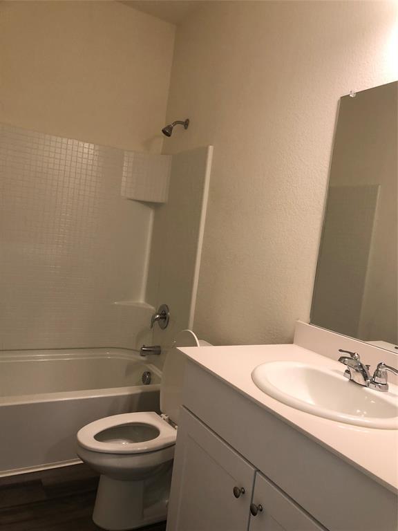 Building Photo - 778 Wilshire Dr