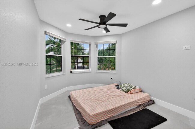 Building Photo - 2167 SW 176th Terrace