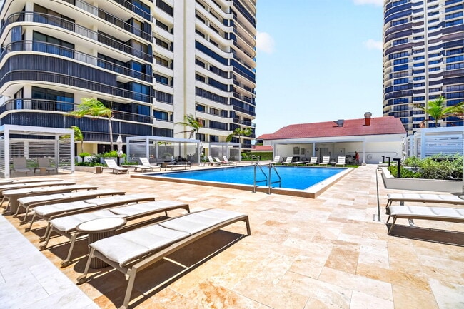 Building Photo - 4000 N Ocean Dr
