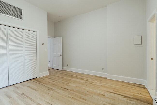 Building Photo - 465 Jersey Ave