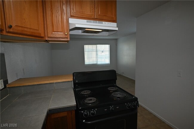 Building Photo - 2334 N Lamb Blvd