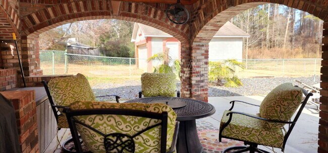 Building Photo - 1240 Flat Rock Rd