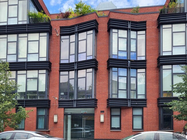 Building Photo - 161 N 4th St