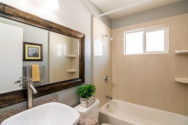 Building Photo - Beautifully Remodeled 2 Bedroom 1 Bath Condo in South San Jose!