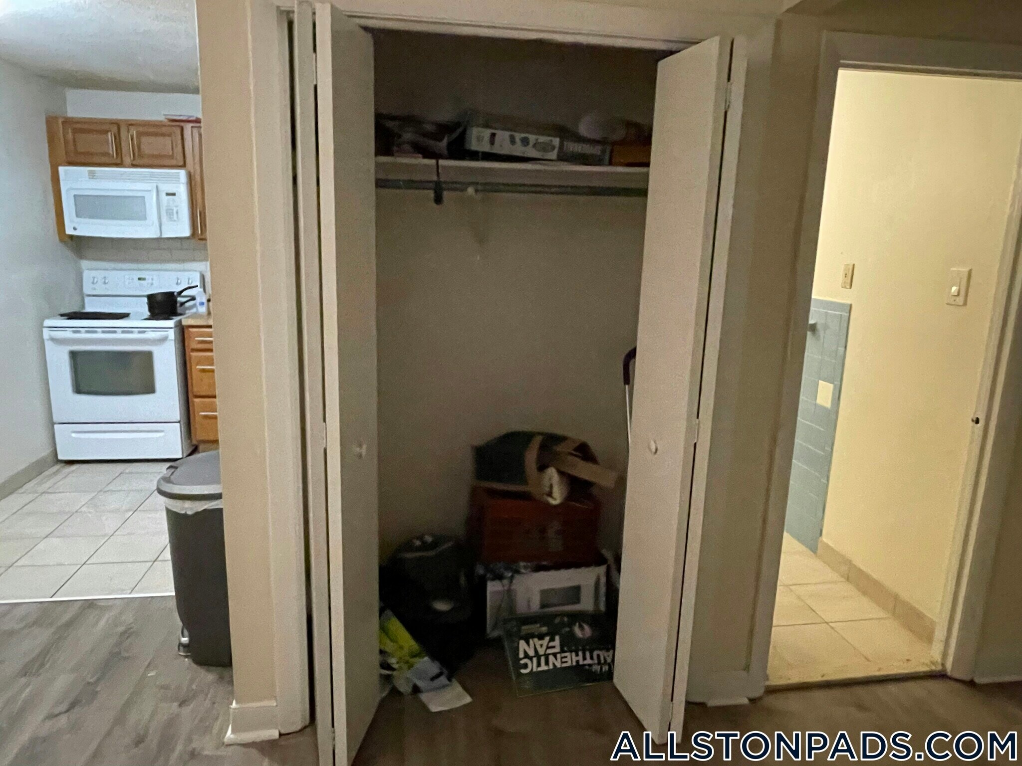 Building Photo - 84 Gardner St