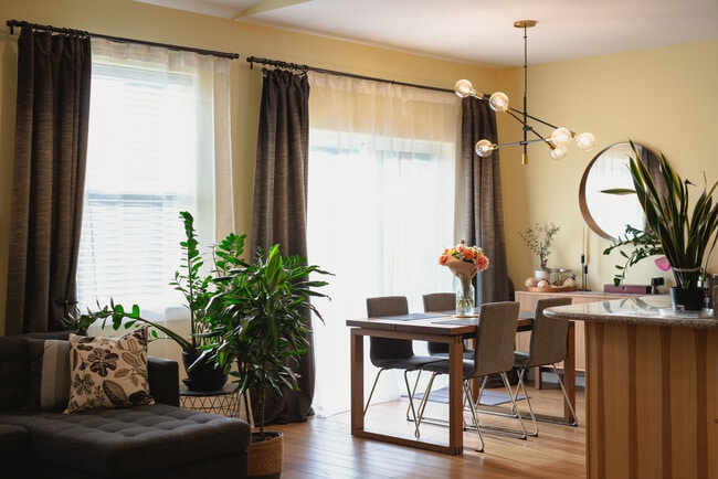 Dining Area - 11605 NW 35th Ave