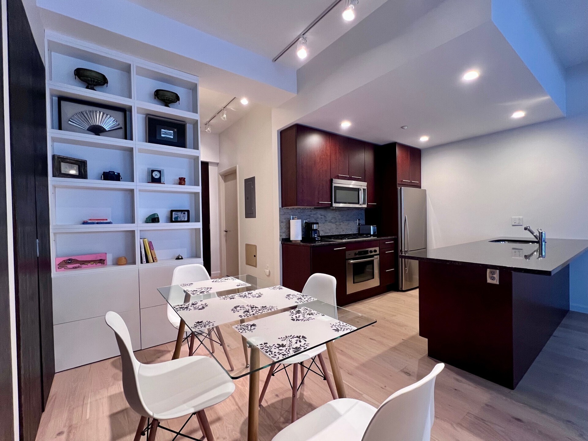 Building Photo - 40 Fay St