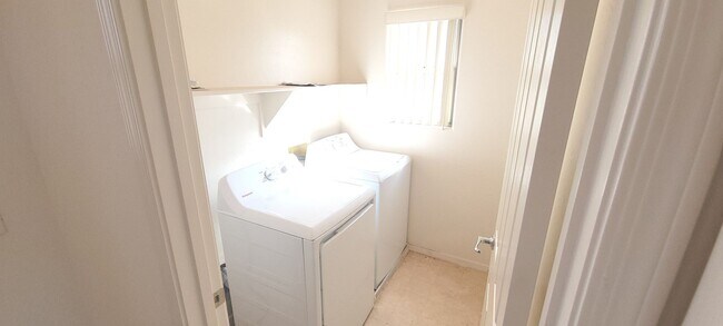 Building Photo - Gilbert