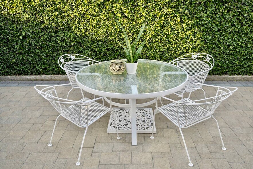 Building Photo - 10443 Califa St