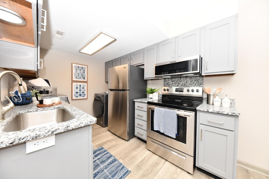 Primary Photo - Preston Apartment Homes