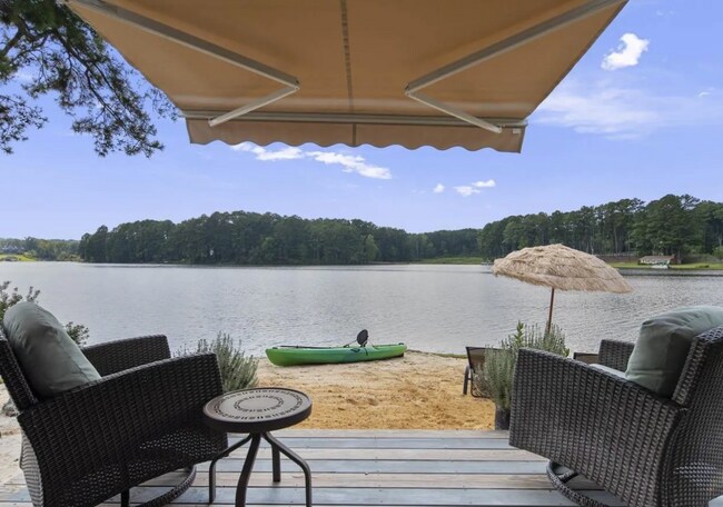 Building Photo - NEW LISTING!!!!!