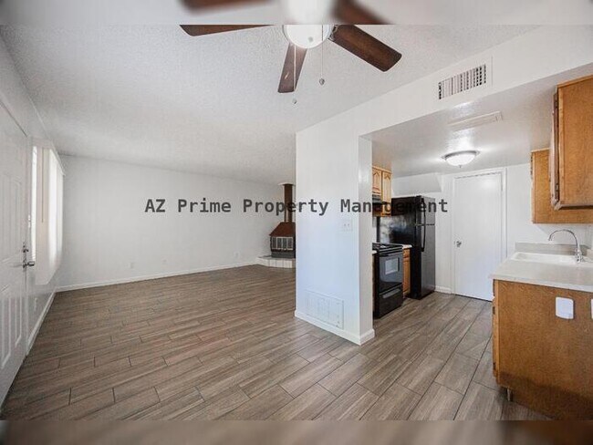 Building Photo - 8445 N 34th Ave