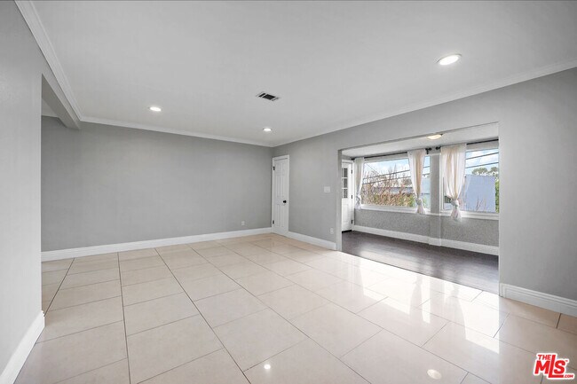 Building Photo - 11419 Sunshine Terrace