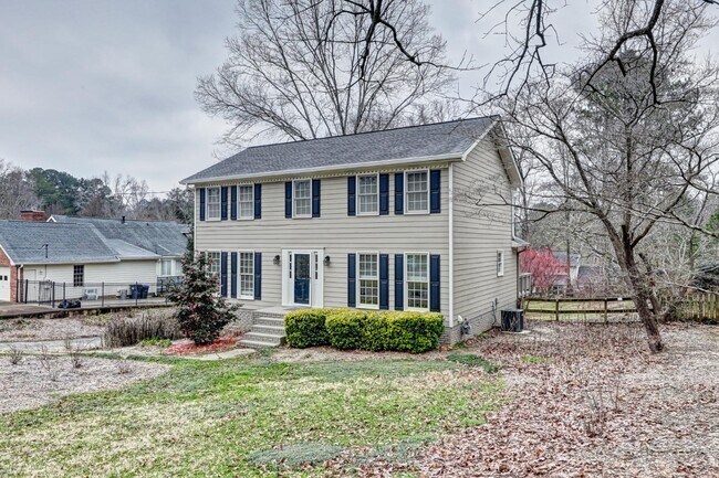 Building Photo - 4843 McPherson Dr NE