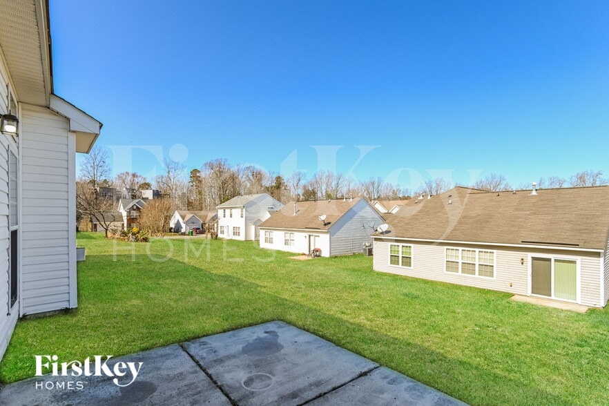 Building Photo - 7111 Smithton Ln